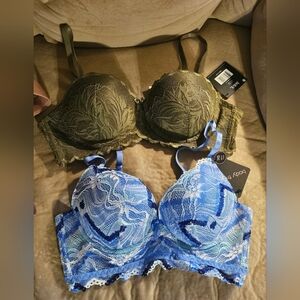 5 Women's Bras 2 Sports Bras New 36B